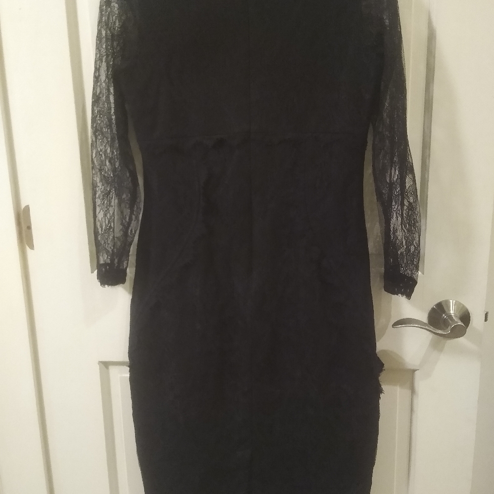 SOLD - La Femme en noir large La Dentelle dress - Picture 6 of 9